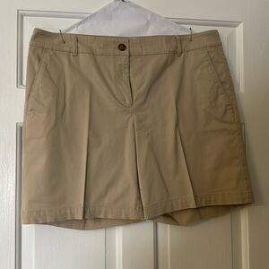 Talbots khaki short/10